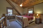 Reel Creek Lodge - Queen Bed in Loft Area 